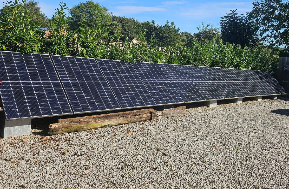 Proyecto de diseño vanguardista con calefacción por infrarrojos y paneles solares